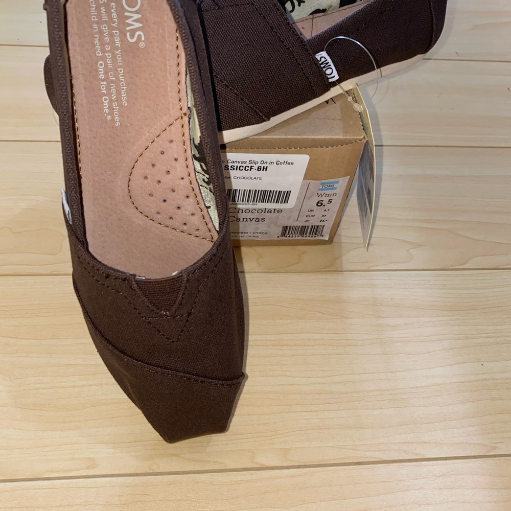 NWT TOMS Women’s Classic Canvas Slip On - Picture 2 of 9